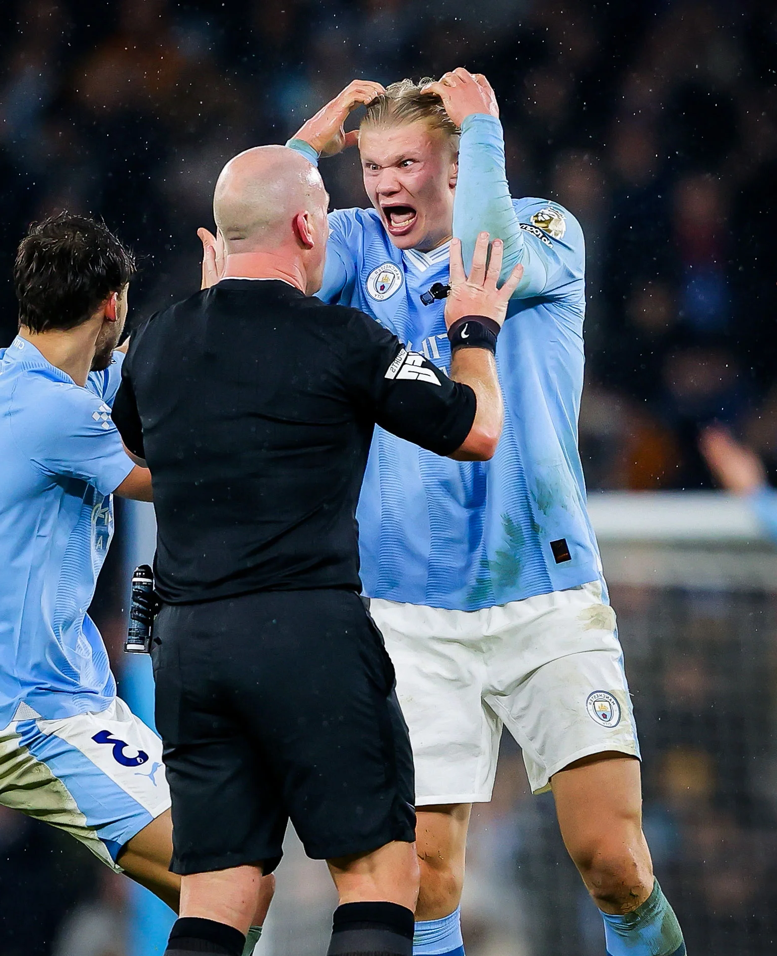 九游电脑版辅助-关于SKT不断突破！，哈兰德连续十二场比赛得分超过持续失利全场沸腾不已的信息-九游电脑版辅助