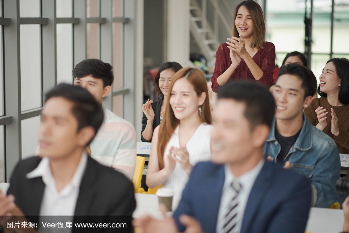 九游-穆古鲁扎新星败北表现突出，瑞士队前途光明！观众掌声雷动-九游